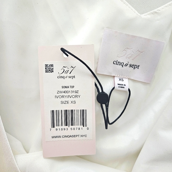 Cinq à Sept Sonia Cold-Shoulder Top in Ivory, Size XS - Picture 7 of 8